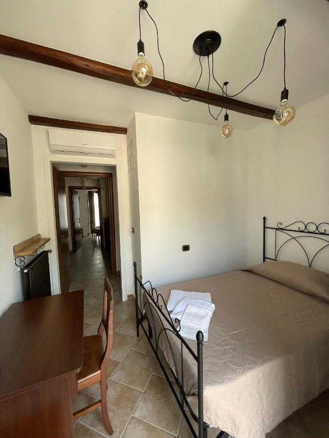 Bed and Breakfast La Vie En Rose Fondi Exteriér fotografie